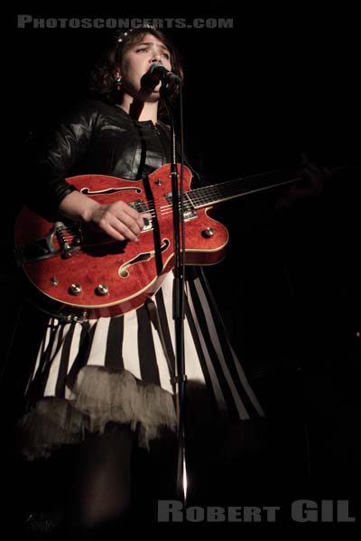 MORIARTY - 2011-04-26 - PARIS - Divan du Monde - Rosemary Standley